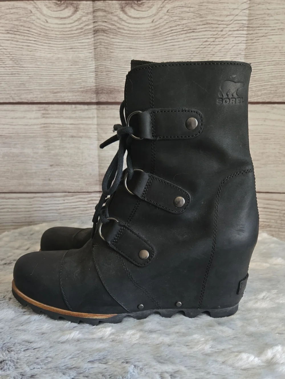 Sorel Wedge Boots, Womens Size 8.5